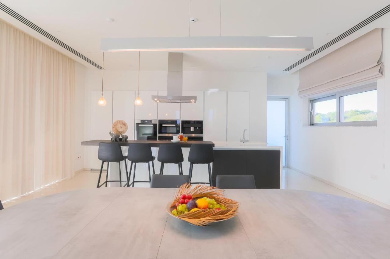 Sea Pearl Beachfront Villas - Breeze Ajía Nápa Eksteriør bilde